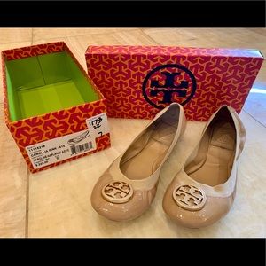 Tory Burch nude ballet slipper size 7